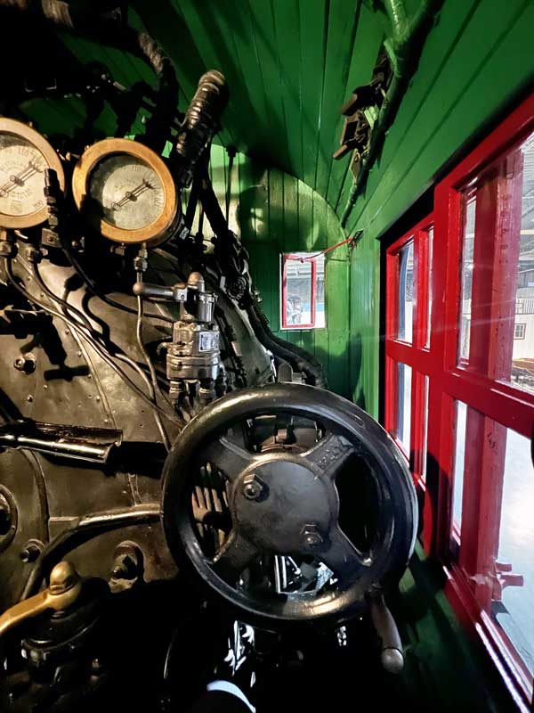 vue-depuis-le-siege-du-conducteur-de-la-loco-No-2634.
