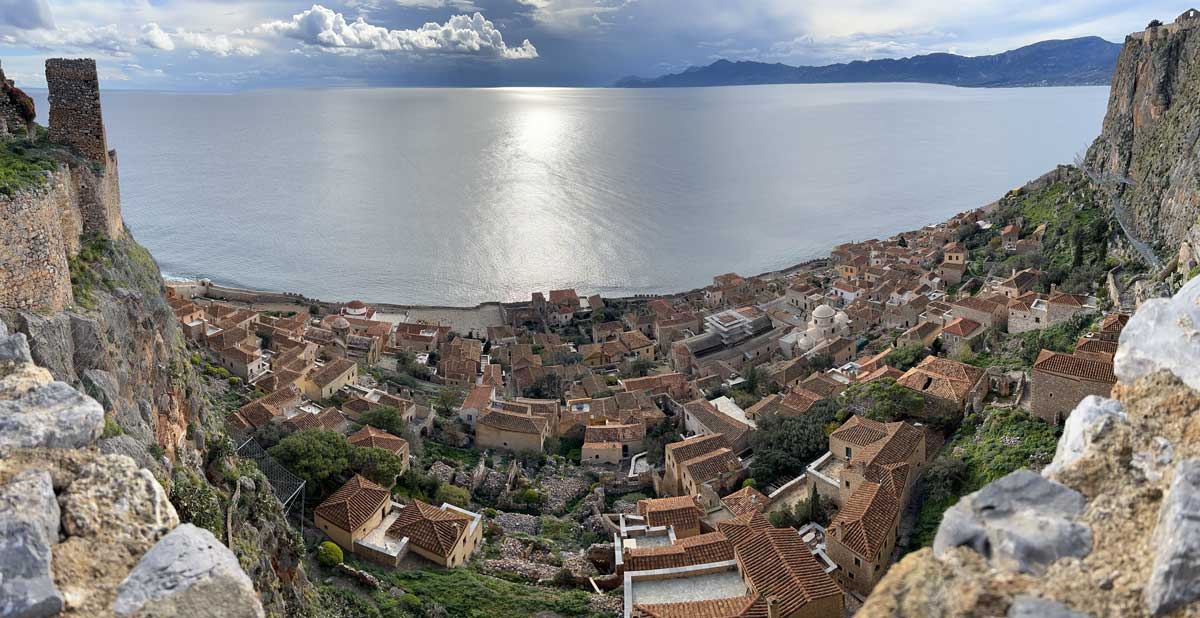 panoramique sur la Ville basse depuis la porte de la
            Ville Haute
