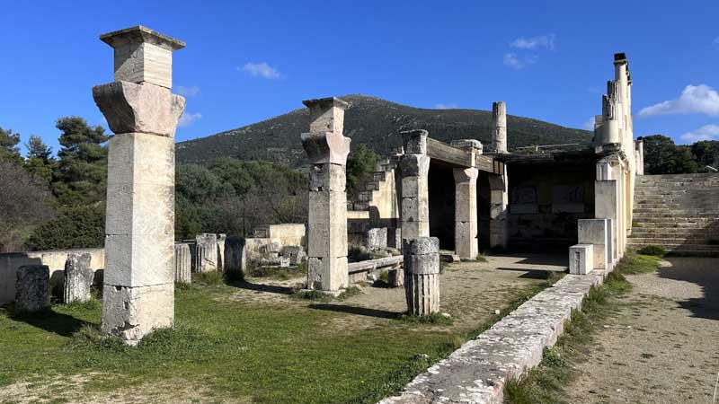 Salle basse de l'Abaton