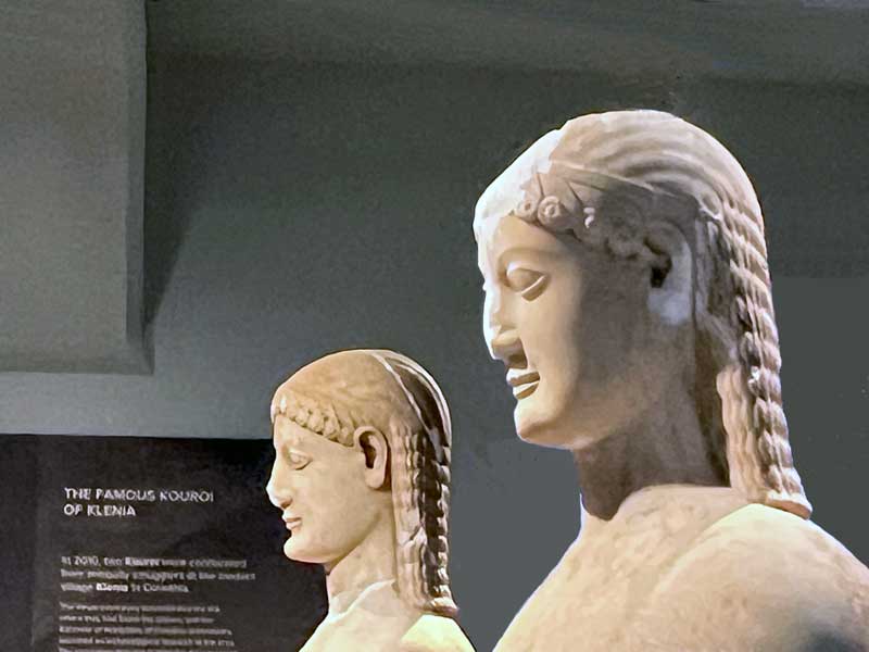 Musée de l'Ancienne Corinthe kouroi de Klenia
                  zoom