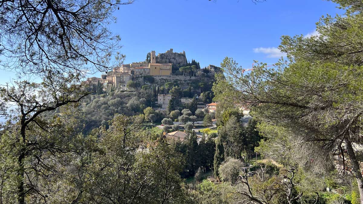 Èze sur sa butte