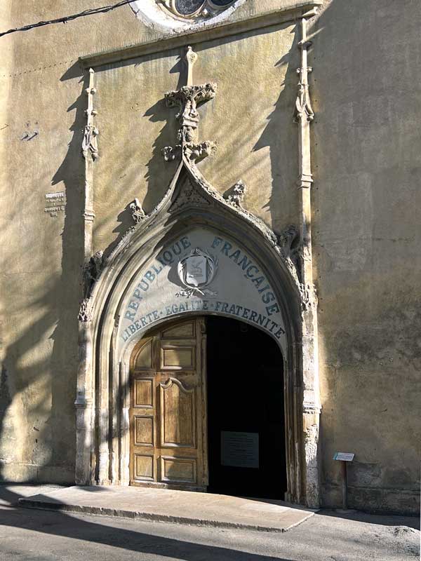 Aups-fronton-de-la-collegial