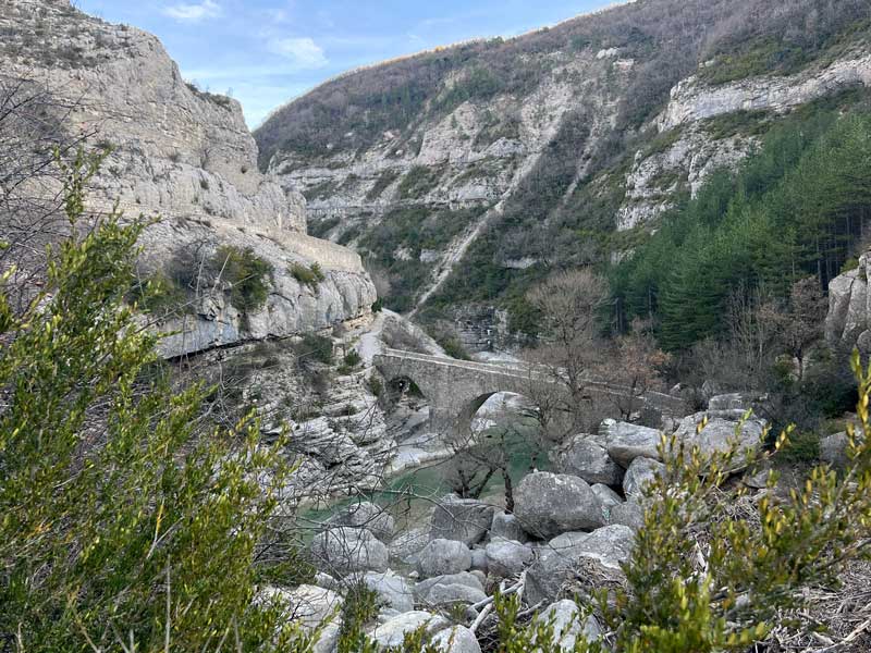 Gorges de la Méouge : le vieux pont