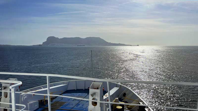 Devant
                  Gibraltar