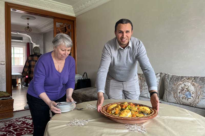 Dar-Bouazza-chez-Mokhtar-qui-apporte-le-couscous
