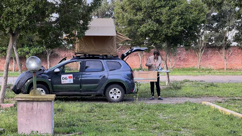 Un émule de Mathieu en Duster au camping de
                  DarBouazza