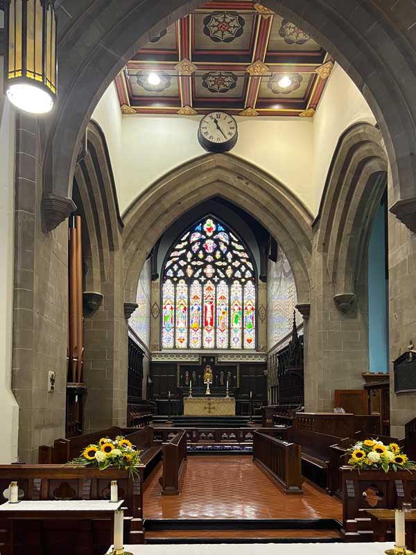 Transept et chœur de la cathédrale Christ Church
                  de Fredericton