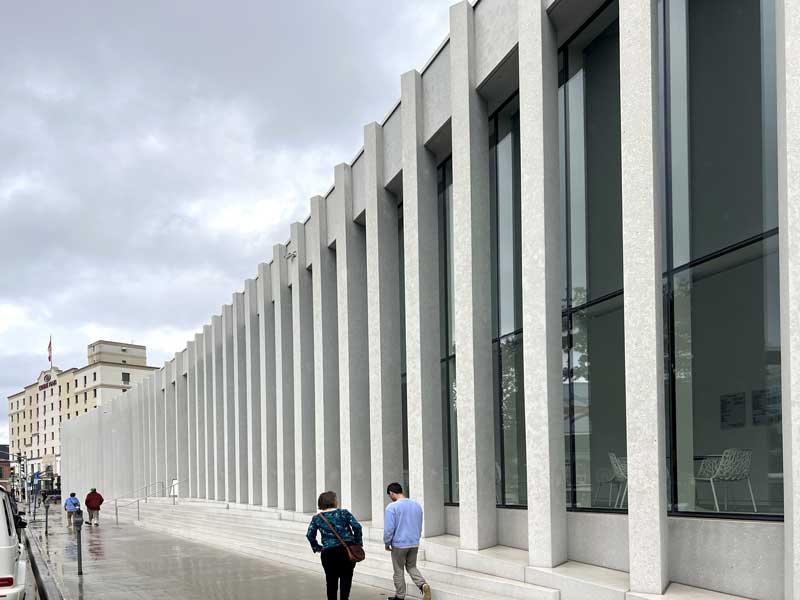 Fredericton : façade de la Galerie Beaverbrook