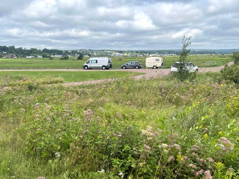 Bvouac-champetre-dans la-vallee de la rivière
                  Meramcook