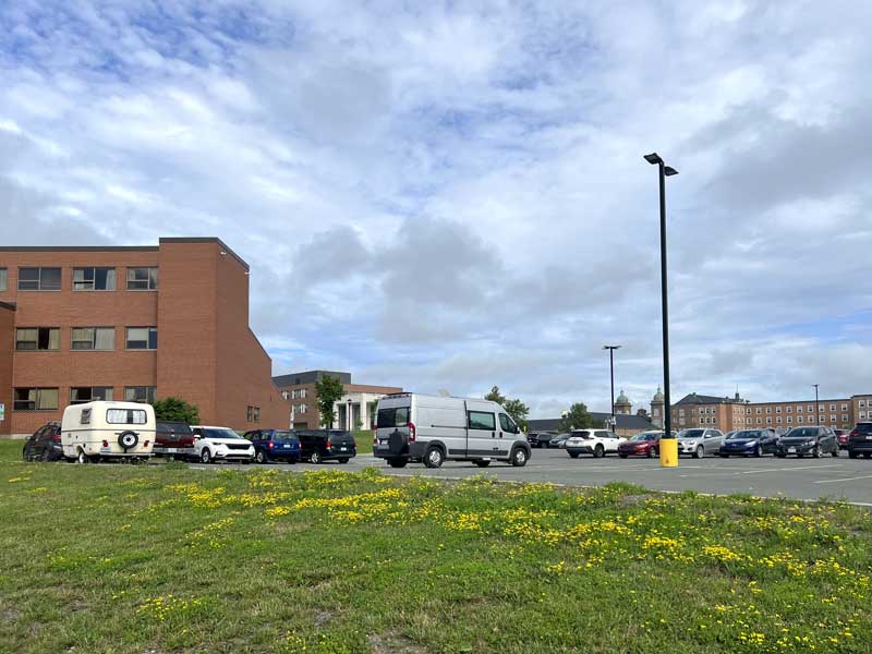 Bivouac-dans-l'Universite-St-F-Xavier-a-Antigonish