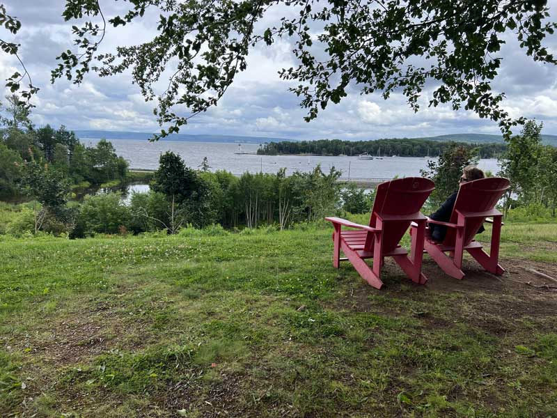 Le site de Baddeck au dessus de l'eau depuis le
                    NHS-Alexander-Graham-Bell
