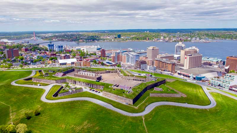 La citadelle
            d'Halifax vue du ciel