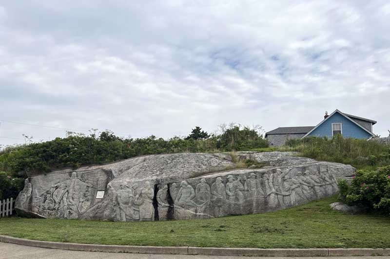 Monument aux Pêcheurs de Peggy's Cove par William
                  E. DeGarthe.