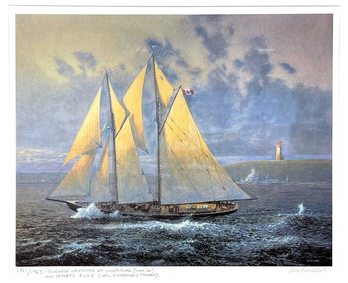 Bluenose-II Abeam of Peggy's-Cove Light, par Tom
            Forrestal