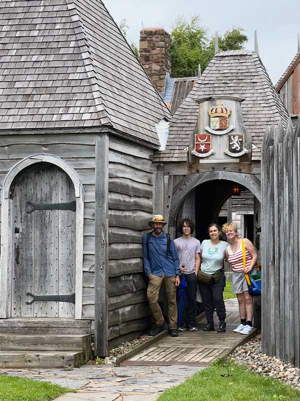 Entrée dans l'Habitation