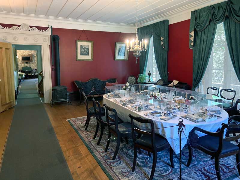 Manoir des Aulnay : salle à manger
