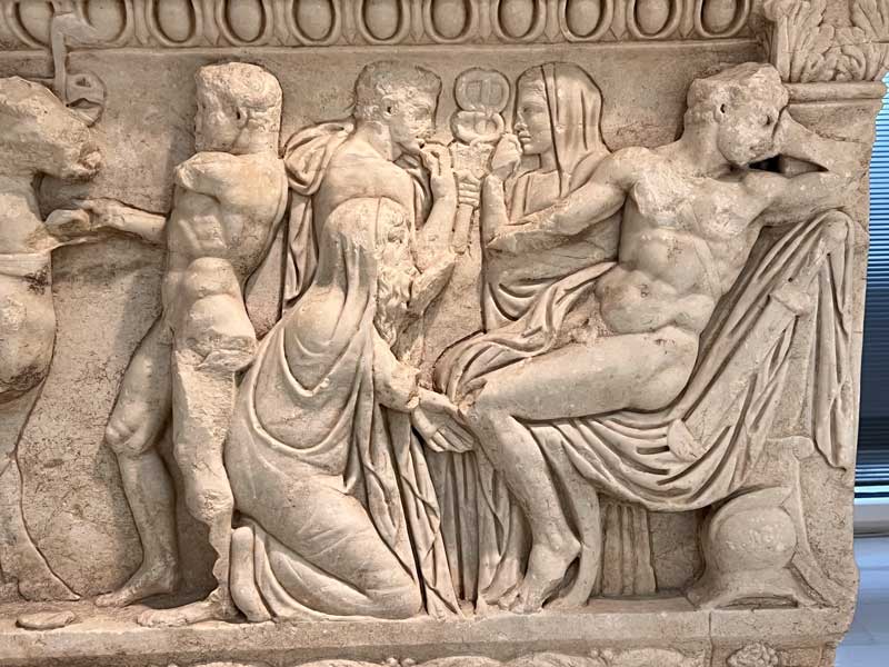 -avec-scenes-de-l'Iliade-Priam-implorant-Achiles-pour-le-cadavre-d'Hector-Epoque-romaine-2e-s.-ap.JC