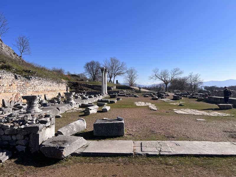 Philippi : la Basilica-A au dessus du forum