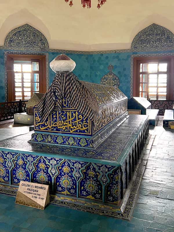 Yesil-Turbe : tombe du sultan
                  ottoman-Mehmed-Padisha (1386-1421)