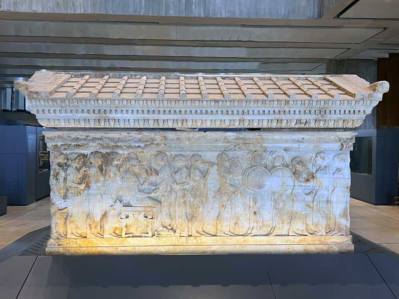 Sarcophage-de-la-Princesse-Troyenne-Polyxena