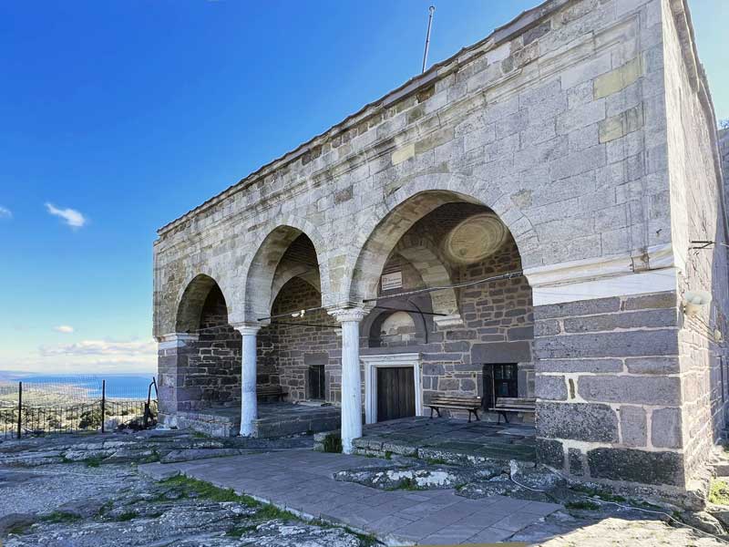 Portique de la mosquée d'Assos