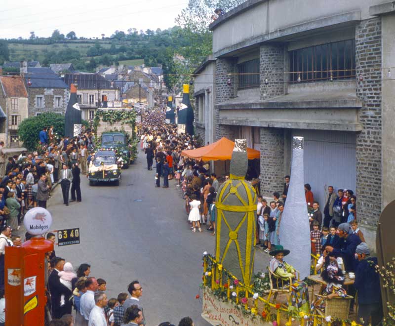 Pentecôte 1955 : sur le pont