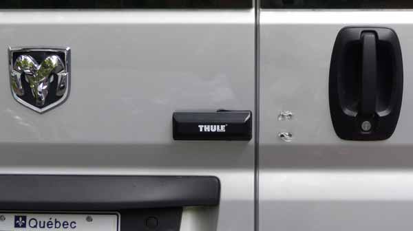 Thule Van
                    Lock arrière en montage