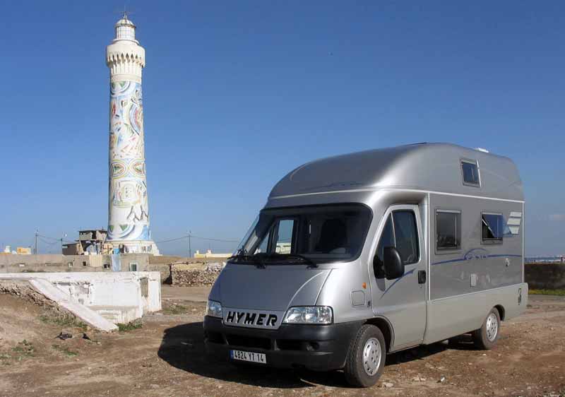 L'Exsis devant le phare d'In Diab (Casablanca)
